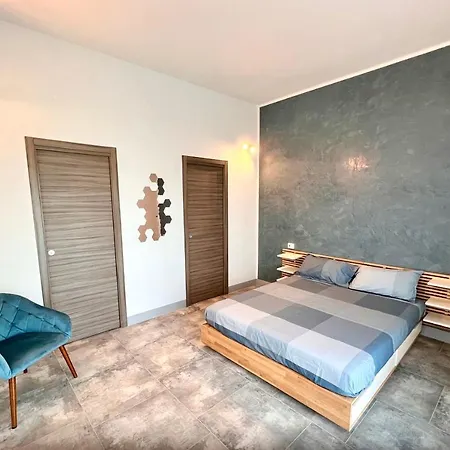 Ubertini House Apartment *